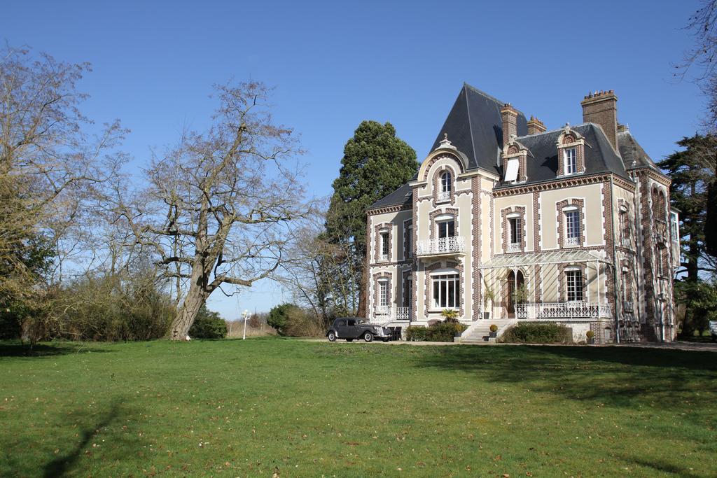 Chateau De La Folie Trie-Château Exterior foto